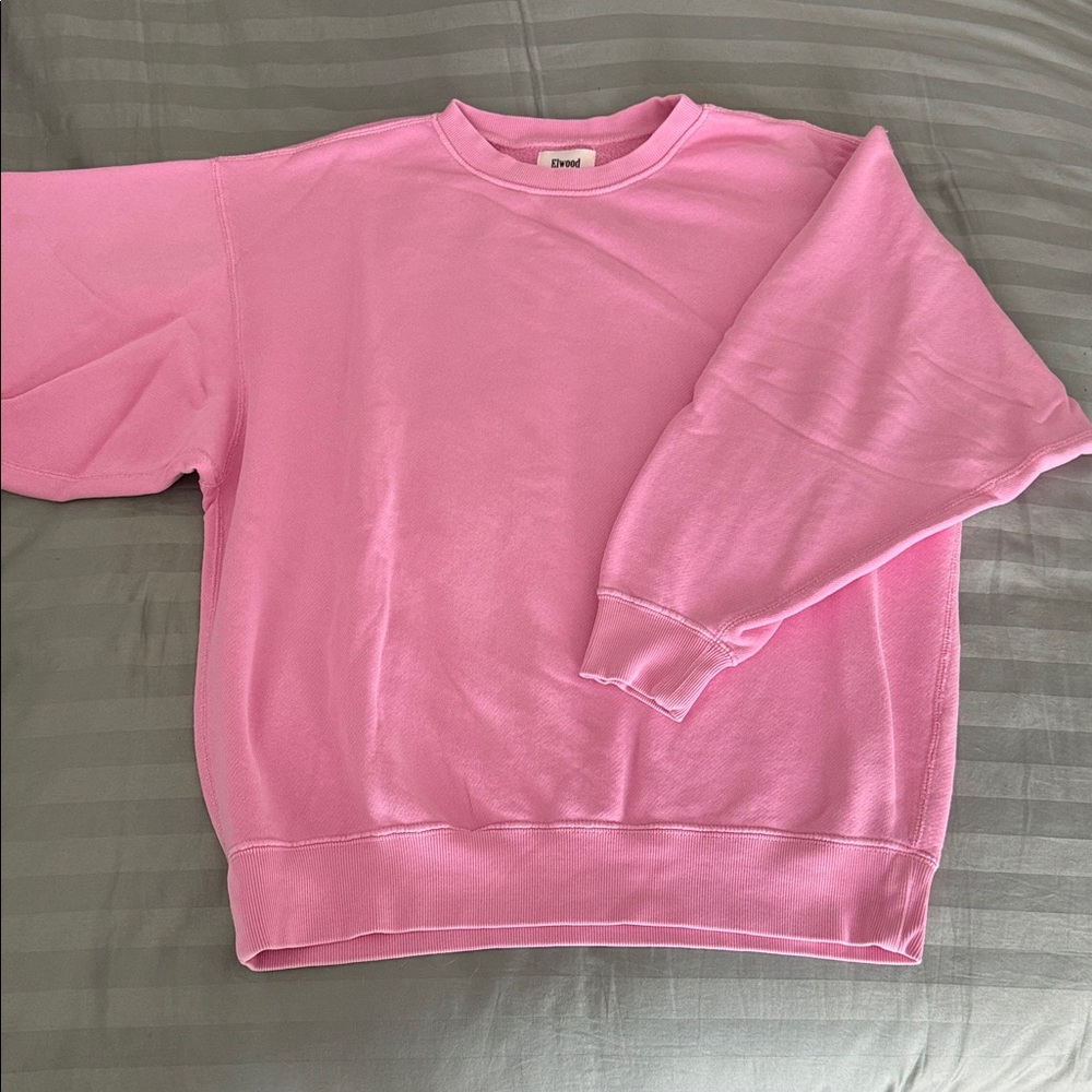 Elwood Oversized Core Crewneck. Size Medium. Vintage Pink.